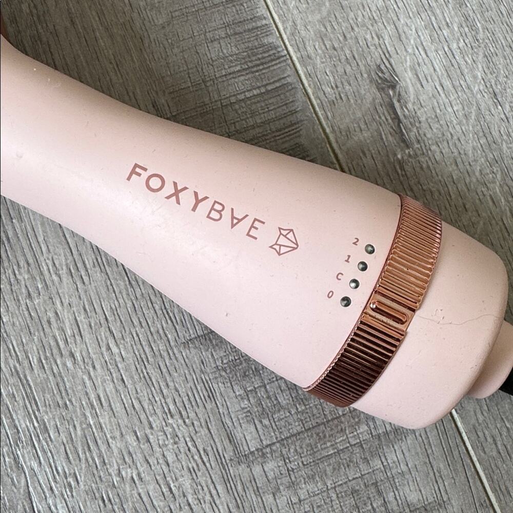 FoxyBae Heated Round Brush Blush Pink Ceramic Blowout Brush - Picture 4 of 5